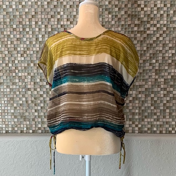 Rheea sheer cinch side v neck blouse sz S - Picture 4 of 6